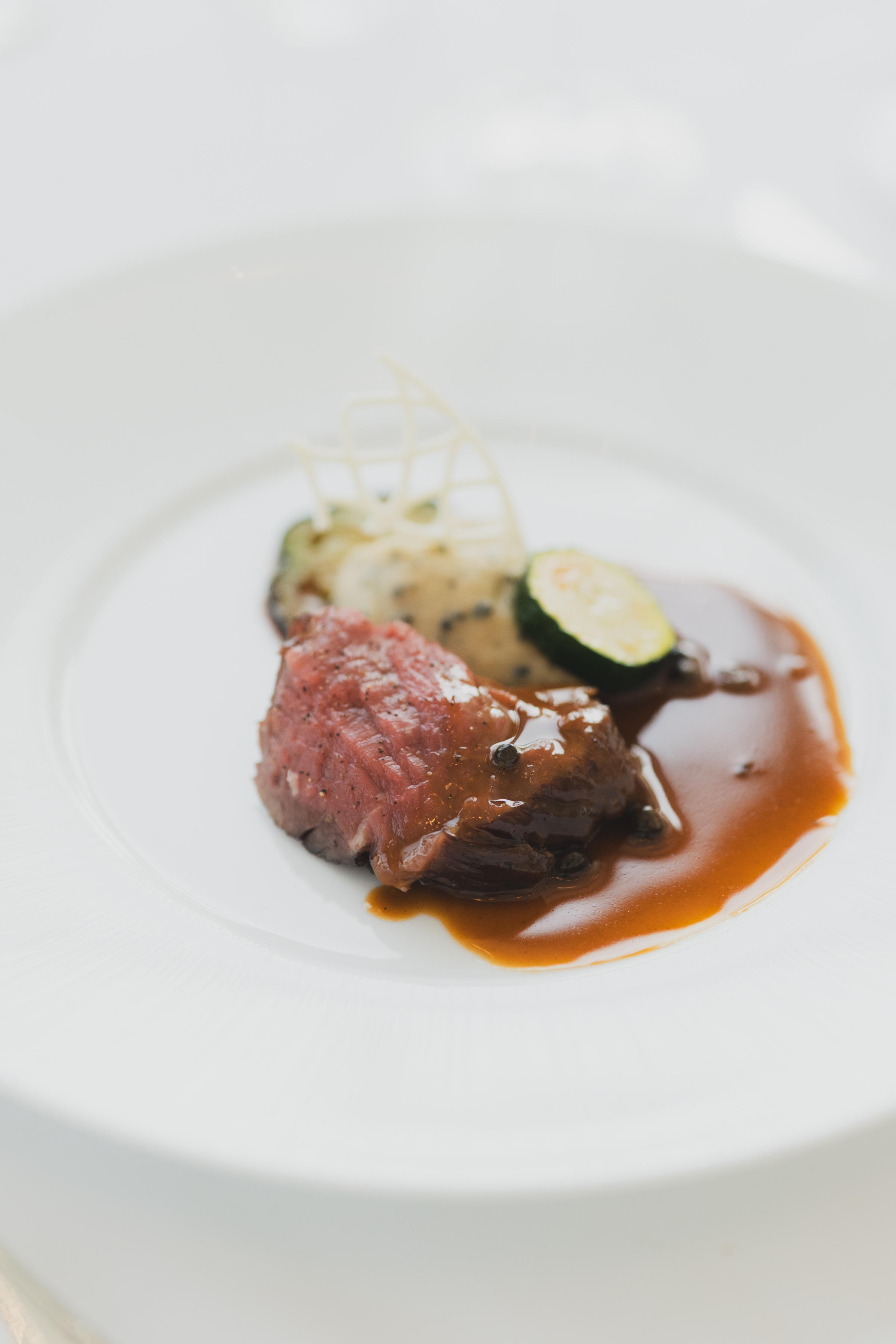 【ウェディングレポート】北海道神宮で挙式後は、みんなでお食事会を♪